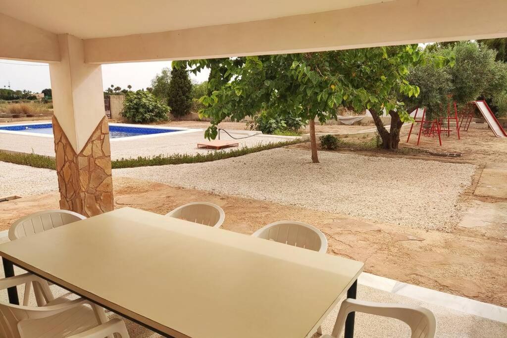 Villa Rustica Privada Con Gran Chalet Y Piscina Elche Kültér fotó